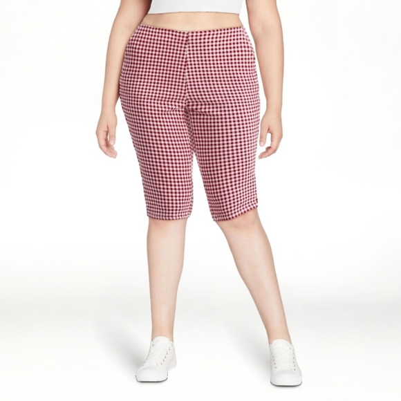 High Rise XL 16-18 Pull On Red & White Stretch Capris New - Picture 1 of 8